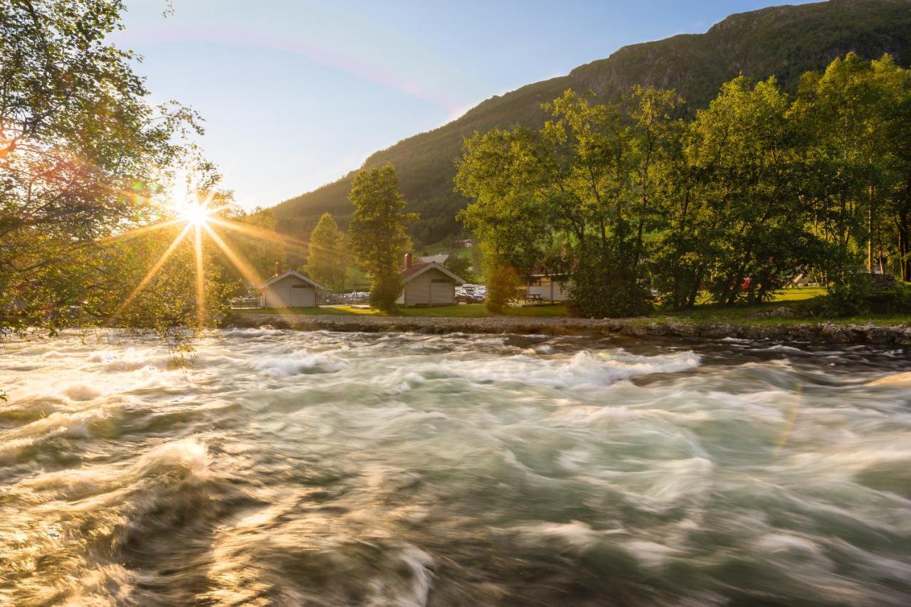 Jolstraholmen Camping Og Hytter Vassenden Exteriör bild