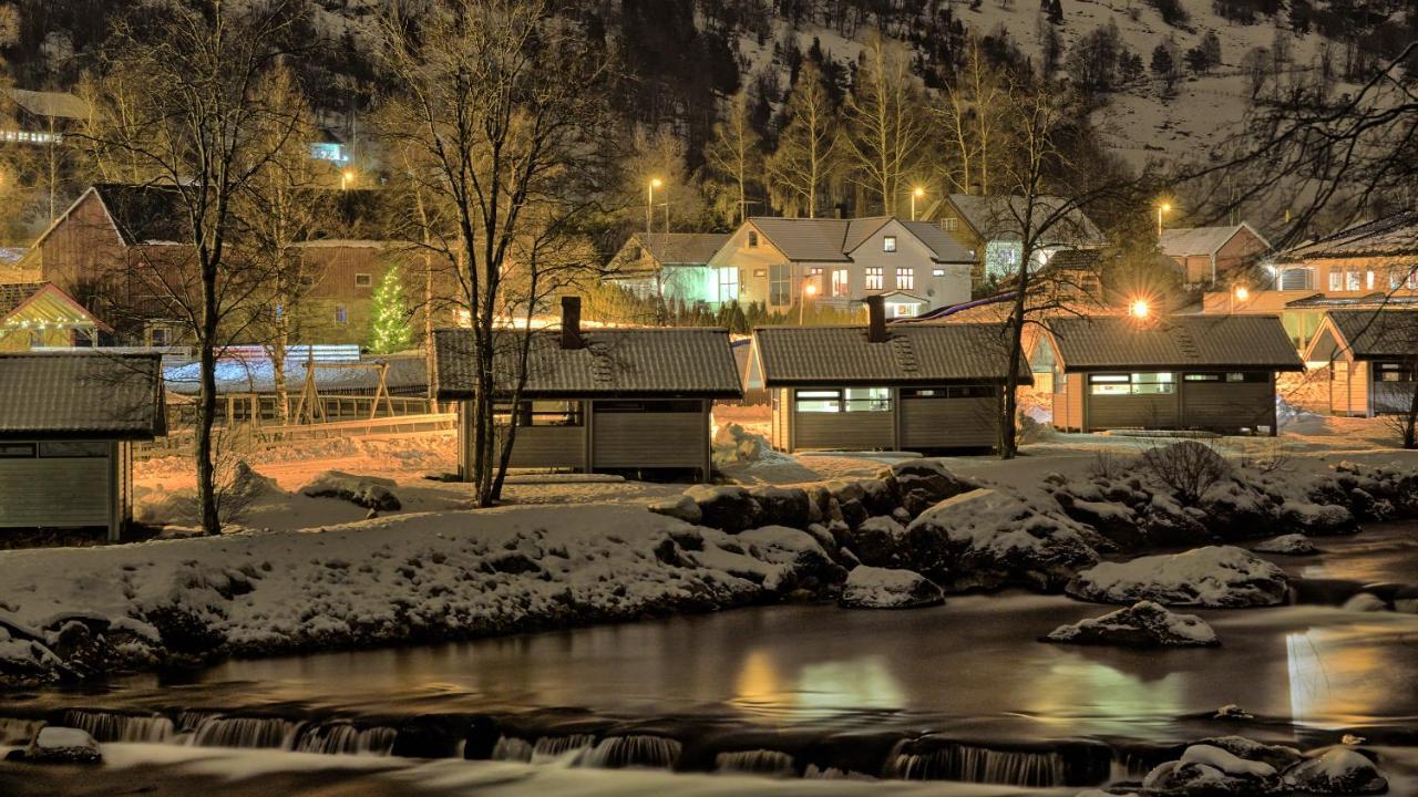 Jolstraholmen Camping Og Hytter Vassenden Exteriör bild