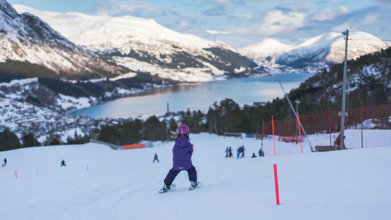 Jolstraholmen Camping Og Hytter Vassenden Exteriör bild