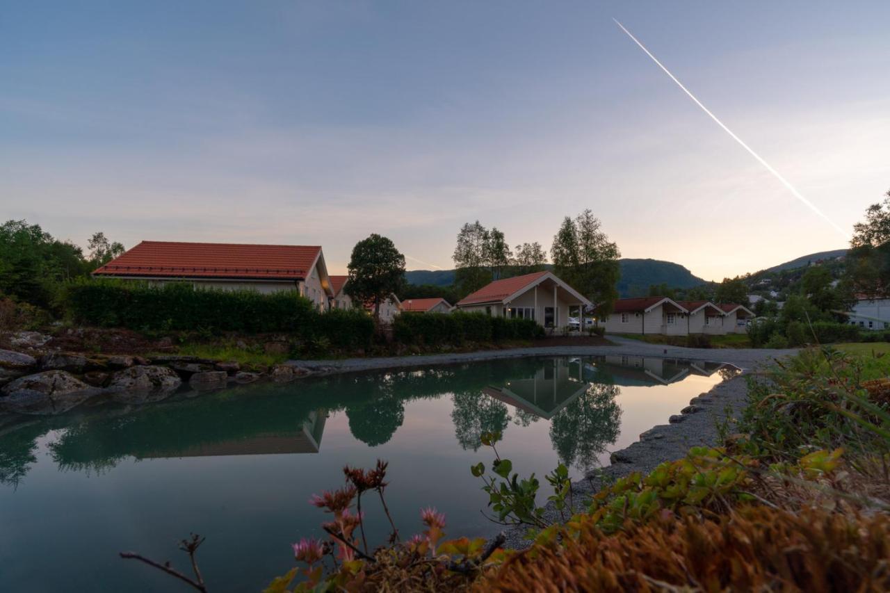 Jolstraholmen Camping Og Hytter Vassenden Exteriör bild